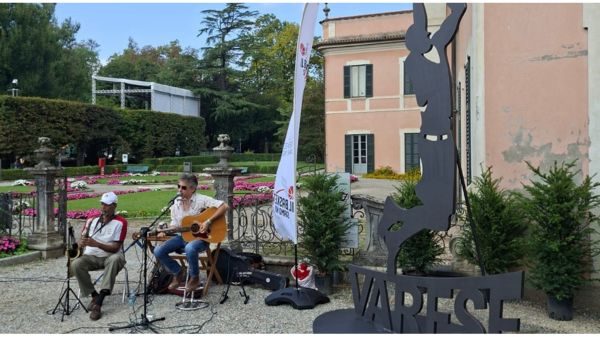 Statua basket Varese