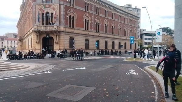 legnano protesta studenti centro