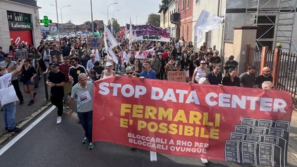 rho datacenter corteo protesta