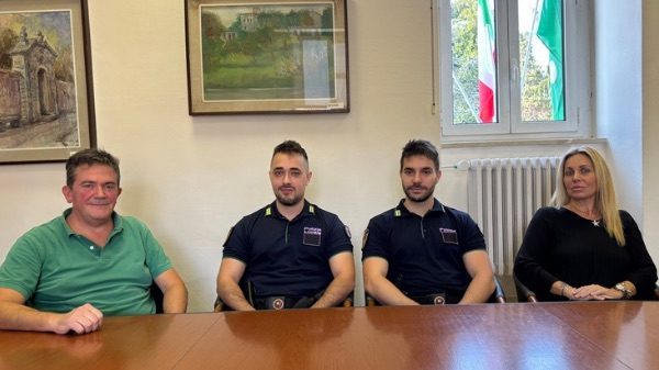 Albizzate agenti polizia locale