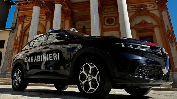 Borgomanero ruba monopattino arresti