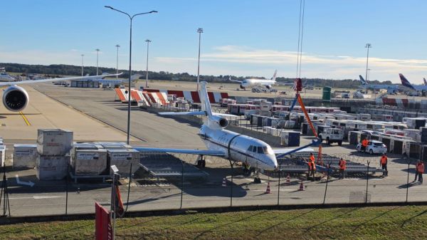 Volandia Falcon 50 sollevamento
