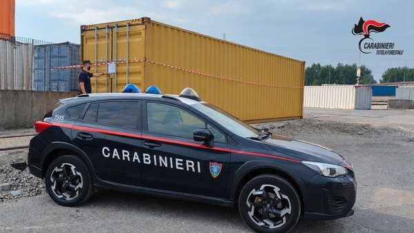 Novara container rifiuti irregolari