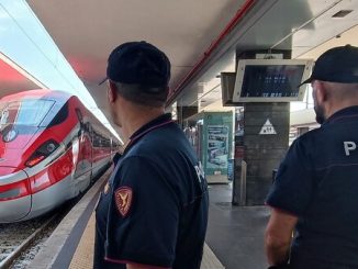 Novara truffa fuga treno Roma