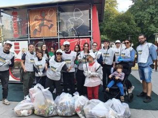 Varese McDonalds rifiuti raccolti