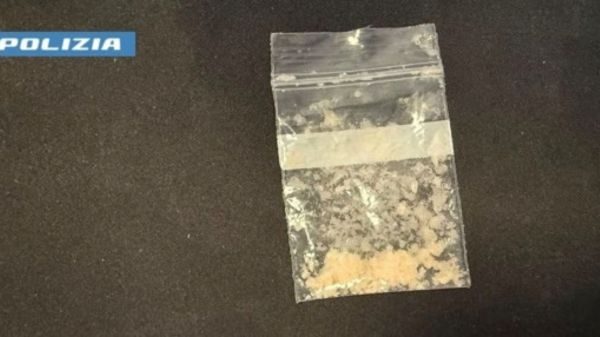 Varese centro droga polizia