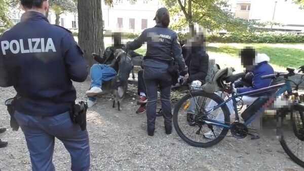 Varese droga controlli centro