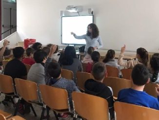 scuola lezione ragazzi