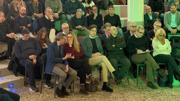 arte politica varese mostra
