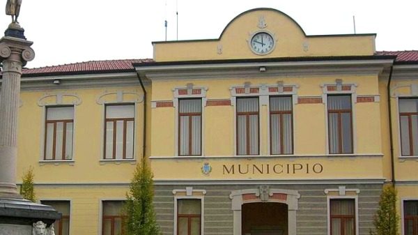 biandronno auto trasporto sociale