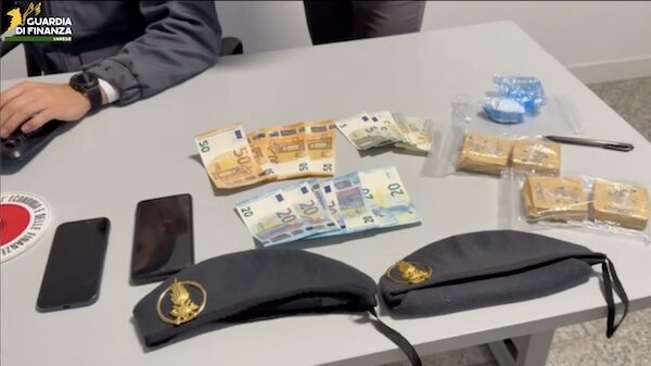 Caronno Pertusella droga finanza
