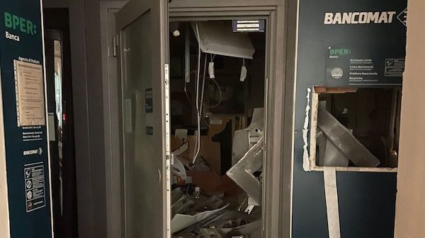 gallarate esploso bancomat bper