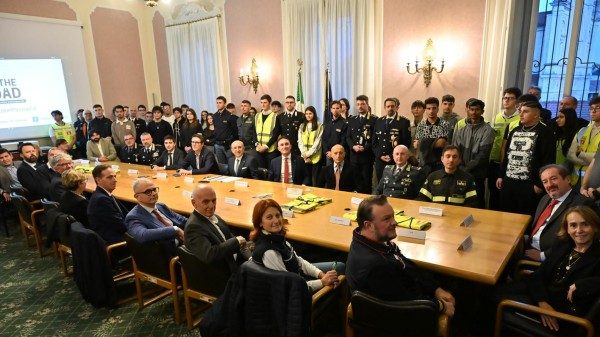 giovani istituzioni varese molteni