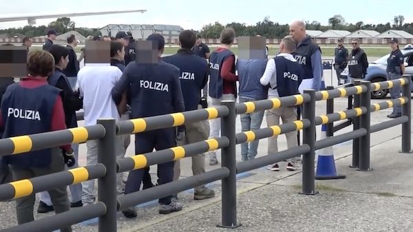 malpensa rimpatrio clandestini